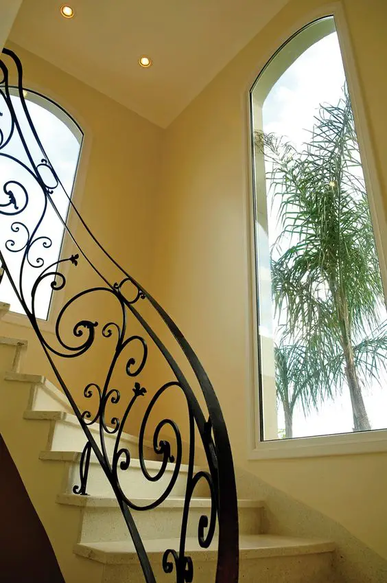 MERDİVEN KORKULUKLARI